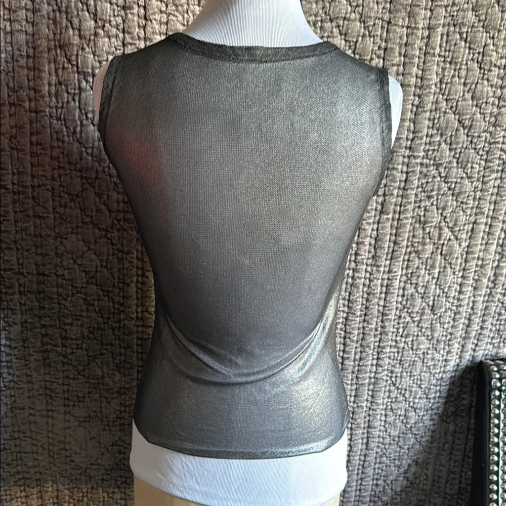 Gray Sleeveless Ruched Tank Top - Picture 4 of 6